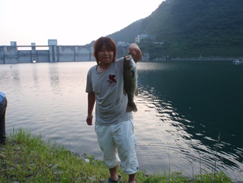 朝もの中のバス釣り